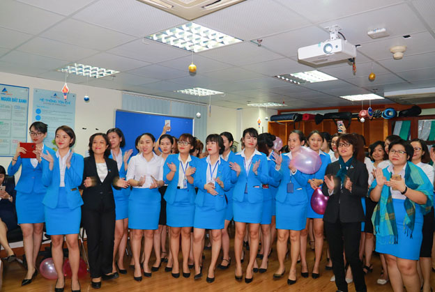 Các quý cô Đất Xanh ai cũng háo hức, vui tươi
