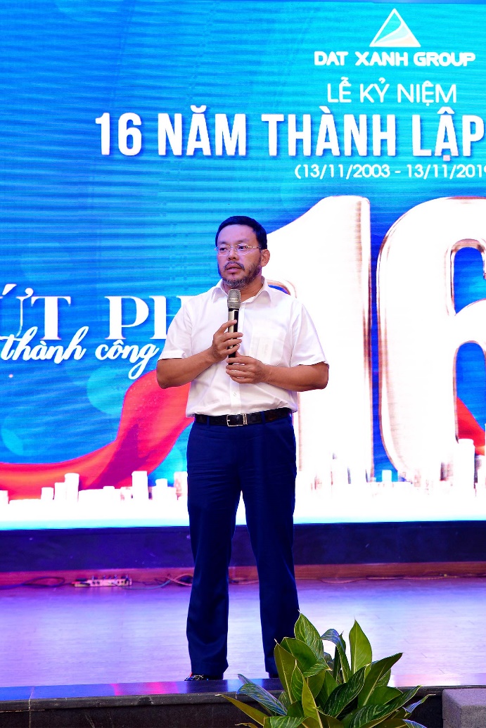 Chủ tịch kiêm Tổng Giám đốc Tập đoàn Đất Xanh
