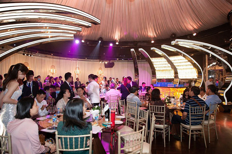 Khách hàng tham dự lễ mở bán nhà phố One Palace