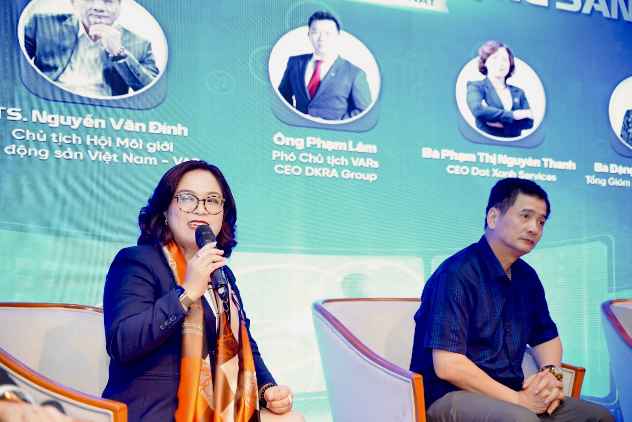 “Với lợi thế sẵn có của mình, chúng tôi nhìn thấy được trong nguy khó, có cơ hội” - Tổng Giám Đốc Dat Xanh Services chia sẻ.
