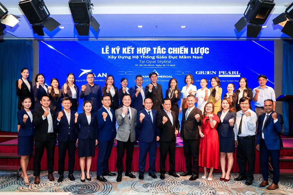 Dat Xanh Commercial - Thành viên Dat Xanh Services ký kết hợp tác chiến lược xây dựng trường mầm non Green Pearl.