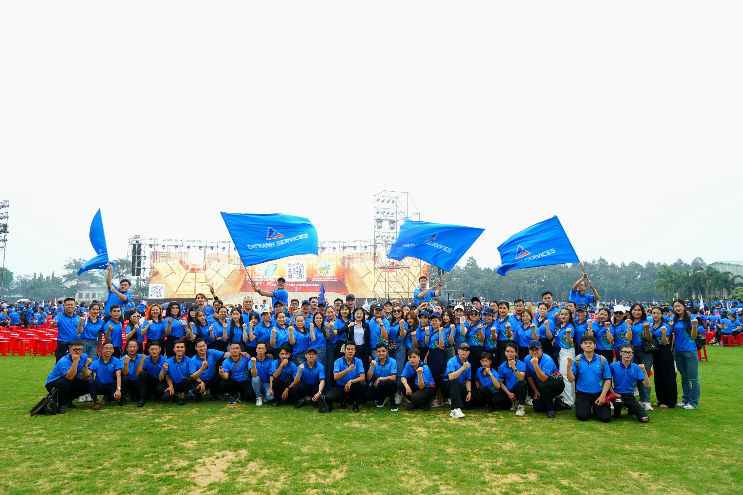 Các chiến binh Dat Xanh Services tham dự lễ kick - off